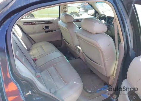 2000 Lincoln Town Car Executive из США, поврежденный, VIN 1LNHM81W7YY797025